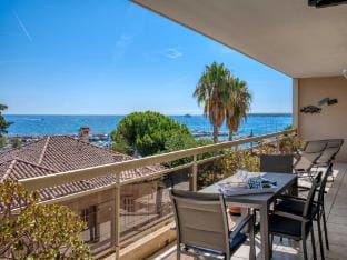 Renovated apartment 155m2 3BR6p - Cannes Palm Beach Apartment in Cannes