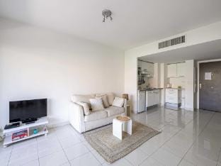 Charming 1 bedroom flat with balconypool - Cannes Apartment in Cannes