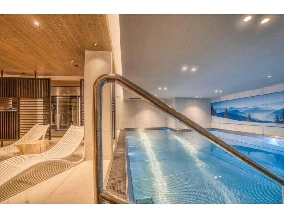 Luxurious 4-room apartment with swimming pool, gym, spa and parking Apartment in Megève