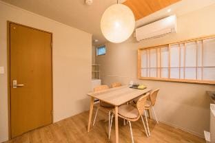 FOX INN榻榻米2F/花园町站3分钟/直达难波心斋桥梅田/关西机场/FREE WIFI Vacation rental in Osaka