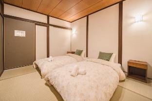 FOX INN榻榻米2F/花园町站3分钟/直达难波心斋桥梅田/关西机场/FREE WIFI Vacation rental in Osaka