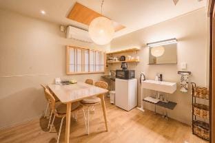 FOX INN榻榻米2F/花园町站3分钟/直达难波心斋桥梅田/关西机场/FREE WIFI Vacation rental in Osaka