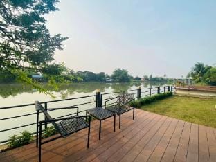 Methawaree Homestay Suphanburi Apartment in Laos