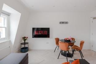 Soul in the City - Fitzrovia - By frankie Says Apartment in London Borough of Islington
