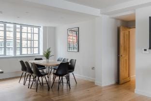 Circus of Colour - Farringdon - by Frankie Says Apartment in London Borough of Islington