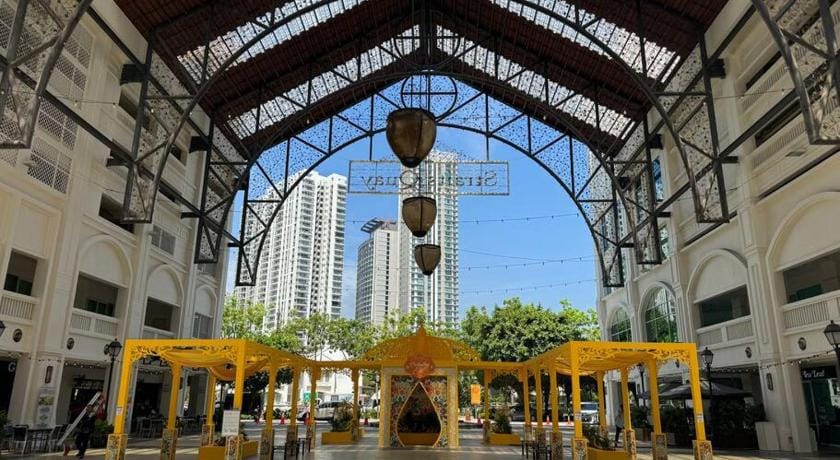 Seaview Waterfront Straits Quay w/Free Carpark Apartment in Penang