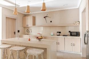 Luxurious 4BHK Haven w/ balcony | Vaishali Nagar Vacation rental in Jaipur