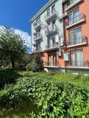 NEW: Historic Center & Balcony & Backyard Apartment in Tbilisi, Georgia