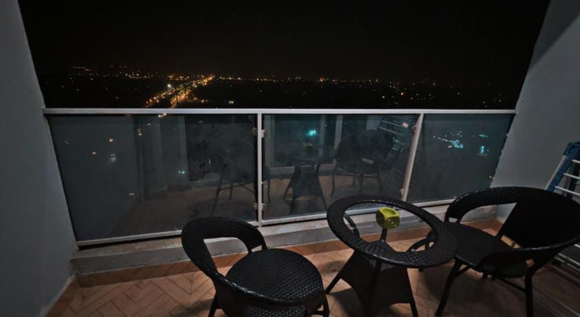 AS cozzyy space Apartment in Noida