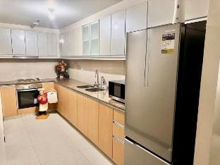 Two BedRM & BathRM at BGC McKinley by Venice Mall Apartment in Makati