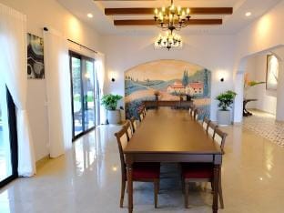Villa 7 Bed Room Sea ​​Front - Swimming Pool 100M2 Villa in Phan Thiet