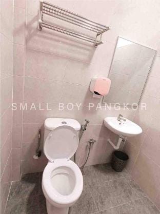 Pangkor免税邦咯岛，靠海的双层4房名宿，步行2分钟到海边，名宿对面一排餐馆供您选择，设备齐全 Vacation rental in Perak