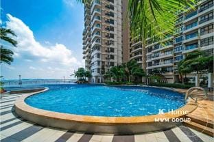 Holiday House Walkable to Beach Danga bay Apartment in Johor Bahru