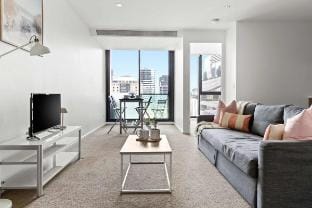 Chic City Views Modern Comfort Near Southern Cross Vacation rental in Melbourne