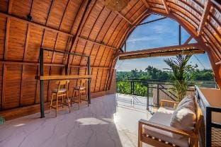 Modern Villa Imola with Gym & Jungle view -Canggu Vacation rental in North Kuta