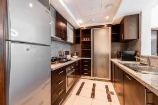 Chic 1BR Marina View Retreat Apartment in Dubai