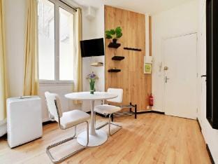 Peaceful studio - 2P - Buttes-Chaumont Apartment in Pantin