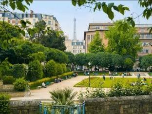 Classy Apartment - Eiffel Tower Apartment in Paris