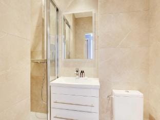 Modern apartment with balcony - 2BR6P- Roquette Apartment in Paris