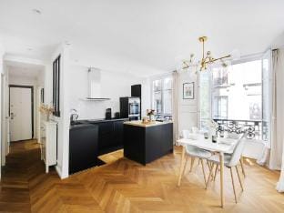 Trendy apartment - 2BR4P - SaintongeLe Marais Apartment in Paris
