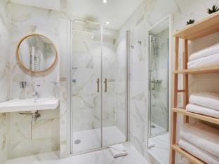 Exceptional triplex with terrace - Montmartre Apartment in Paris