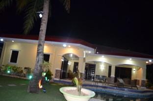 House and lot with private pool for rent Villa in Lapu-Lapu City