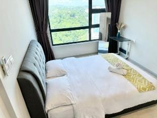 High Floor City View @ JQ Central Near Suria Sabah Vacation rental in Kota Kinabalu