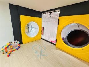 Fun Lego Theme w Slide Near Legoland at Sunway Grid Vacation rental in Johor