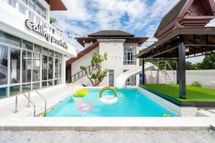 Pattaya Grand Pool Villa (2houses + Camping Set) Villa in Pattaya City