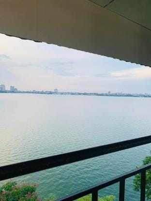 Căn hộ áp mái với view hồ rộng lớn  Apartment in Hanoi