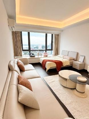 Cozy Studio with Beautiful Sea View | RNF Apartment in Johor Bahru