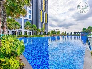 Sunway Grid*Studio*Wi-Fi by RR JBcity Vacation rental in Johor
