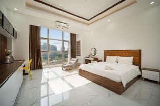 D&C House luxury - 3 Mins walk to My Khe Beach Villa in Da Nang