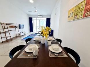 12 Guest 4 Rooms USJ Summit Damen Segi Taipan Vacation rental in Subang Jaya