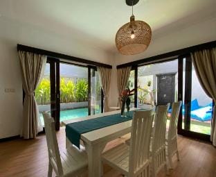 Amazing Villa Next to Oberoi East Seminyak Villa in Kuta