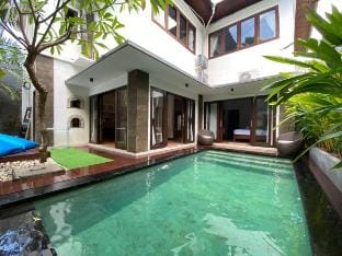 Amazing Villa Next to Oberoi East Seminyak Villa in Kuta