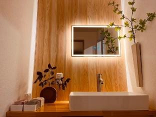 『花火天下茶屋二番館』天下茶屋駅徒歩5分。和風庭園付きリノベーションモダン民泊 Vacation rental in Osaka