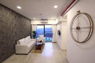 Santacruz 3 BHK  Best for Families & Biz Travelers Apartment in Mumbai