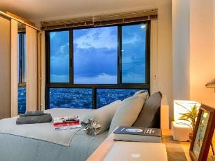 Bangkok City Center Night View Apartment & 100 Meters from BTS Station Apartment in Bangkok