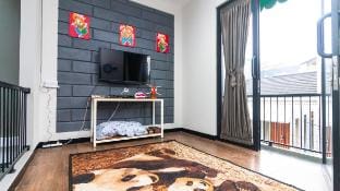 Farabella 3 with Private Pool and Rooftop Villa in Batu