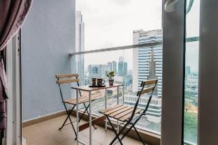 Twin Galaxy 6Pax Netflix Cozy KSL Vacation rental in Johor Bahru