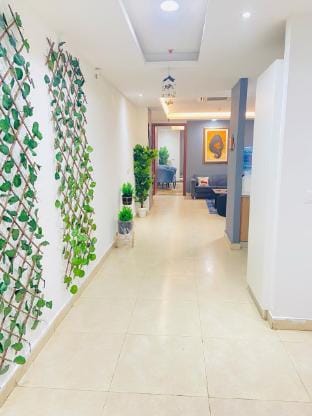 Luxury and Spacious New Apartment Apartment in Lahore