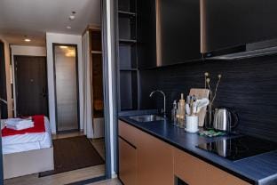 Sea View Edge Central Pattaya Apartment in Pattaya City