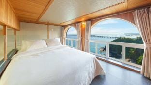 Samcheok Peacehousing Spa Pet Pension Bed and Breakfast in South Korea