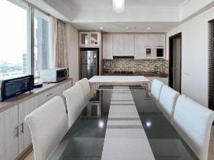 Luxury 3BR Kemang Village w/ Netflix, WiFi, Pool  Vacation rental in South Jakarta City