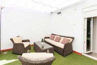 Ático de un dormitorio con terraza, Recaredo 7 Apartment in Seville
