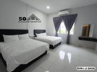 50 Bungalow Homestay Villa in Perak Tengah District