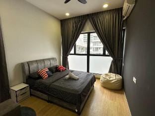 DangaBay Seaview[8pax] Netflix Apartment in Johor Bahru