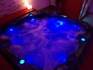 Suite jacuzzi sauna privatifs illimités Clisson Apartment in Pays de la Loire