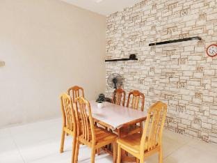 Ipoh Botani nadya residence3storey 5br 19 pax Vacation rental in Ipoh